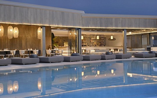 Aeonic Suites & Spa (5)