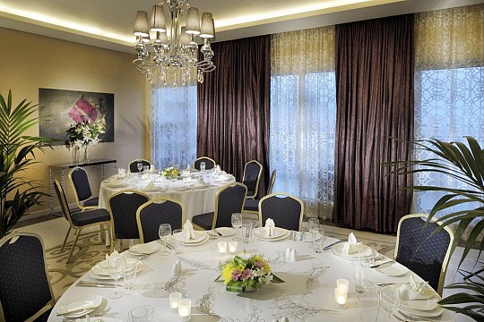 Ramada by Wyndham Downtown Dubai (2)