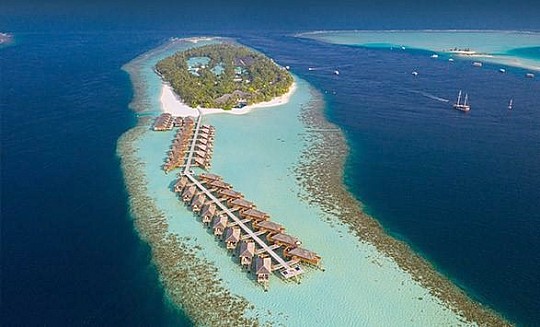 Vilamendhoo Island Resort and Spa