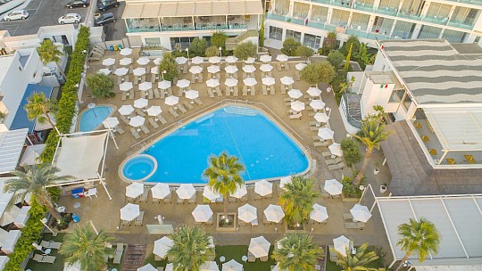 Vrissaki Beach hotel (2)