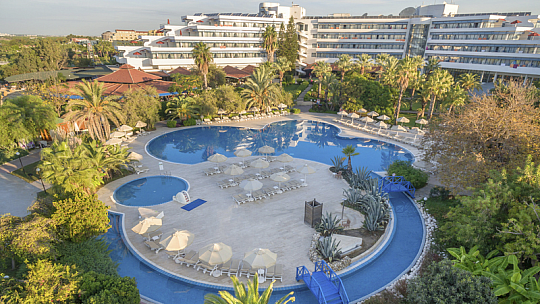 Starlight Resort Hotel (2)