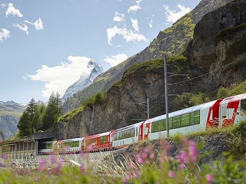 Ledovcovým expressem pod nejvyšší švýcarské vrcholy