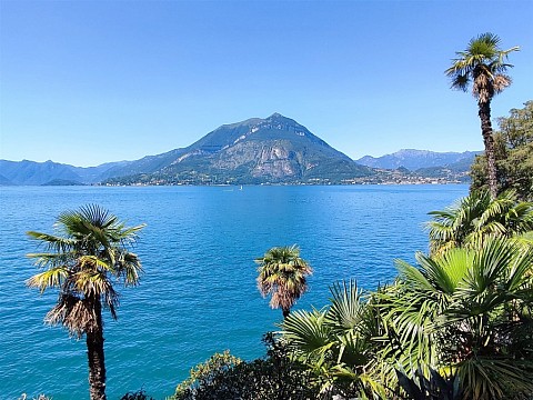 Itálie – kvetoucí zahrady italských alpských jezer (2)