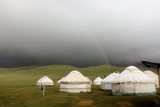 Kyrgyzstán - rajská příroda jezer a hor (3)