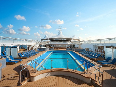 USA, Zámořské společenství Francie, Francouzská Polynésie z Honolulu na lodi Norwegian Spirit