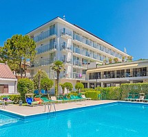 Marina Palace Hotel & Apartments
