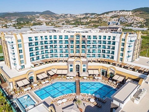 The Lumos Deluxe Resort Hotel & Spa (2)