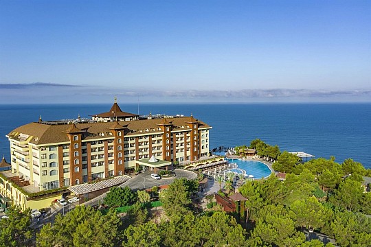 Utopia World Hotel
