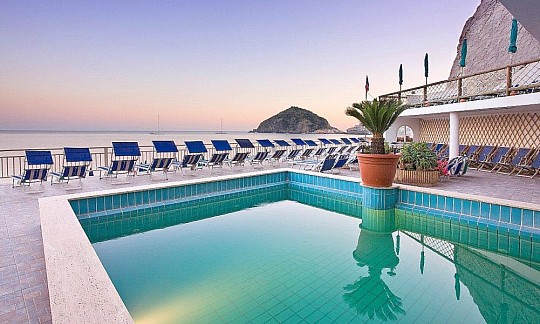 Hotel Vittorio Beach Resort (2)