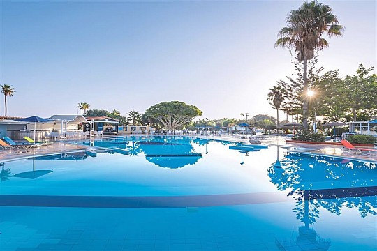Atlantis Hotel (2)