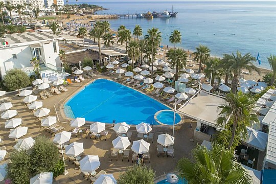 Vrissaki Beach Hotel