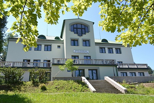Lázně Libverda-dámská jízda, hotely Nový Dům, Panorama, Lesní Zátiší (2)