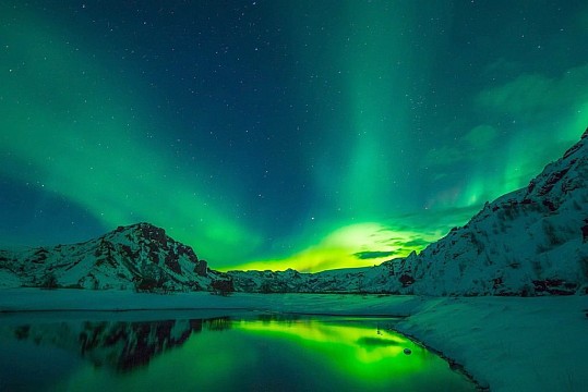 Polární záře na Islandu, ledovcové dobrodružství a vánoční trhy