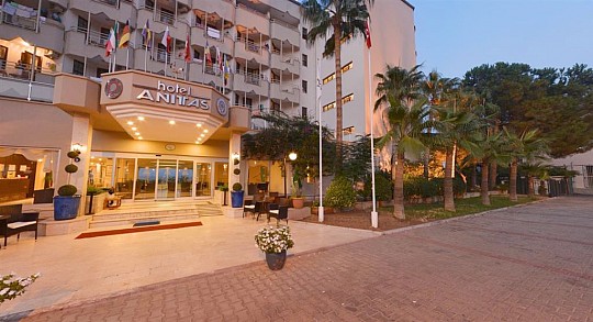Anitas Beach Hotel (4)