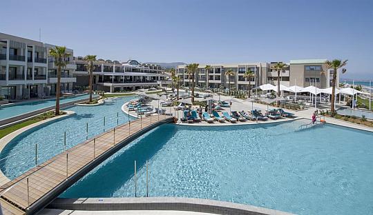 Amira Luxory Resort (4)