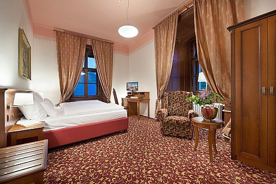 ZÁMECKÝ HOTEL HRUBÁ SKÁLA - Rekreační pobyt pokoje Standard - Hrubá Skála (3)