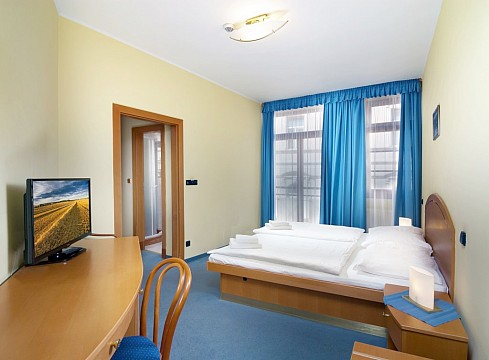 SPA HOTEL RŮŽE - Léčebný pobyt s polopenzí 7 nocí - Karlovy Vary (4)