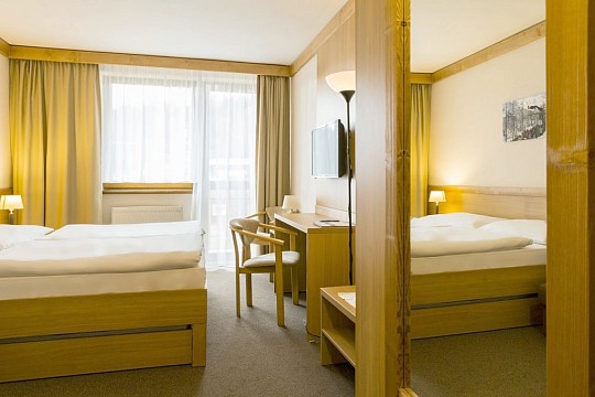 HOTEL FIS - Ubytování s polopenzí, lanovkami a vodními parky - Štrbské Pleso (3)