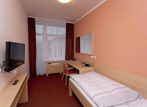 LÁZEŇSKÝ HOTEL PAX - Pramen Teplic - Trenčianské Teplice (4)