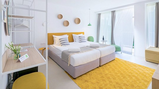 Ibis Styles Golden Sands Roomer Hotel (2)