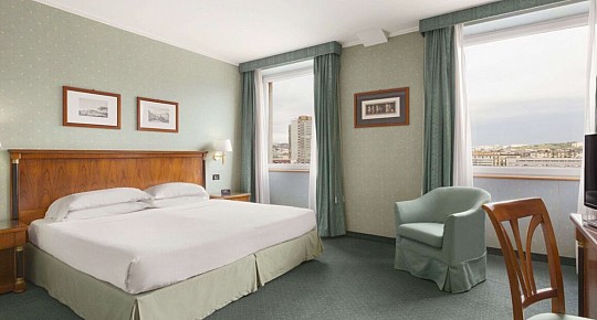 Ramada by Wyndham Naples (2)