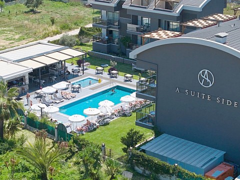 A Suite Side (2)