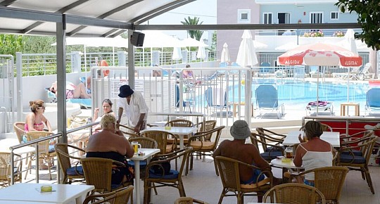 Marianna Hotel Apartments (2)