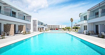 Niriides Beach Hotel & Apartments