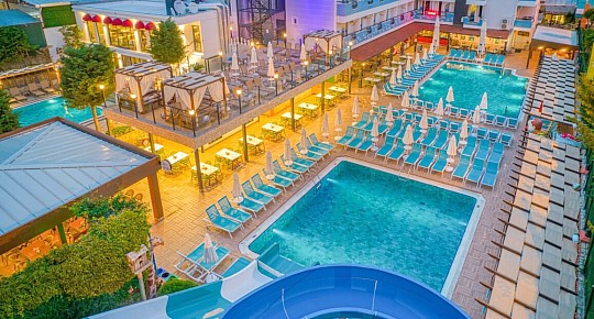 Club Big Blue Suite Hotel (2)