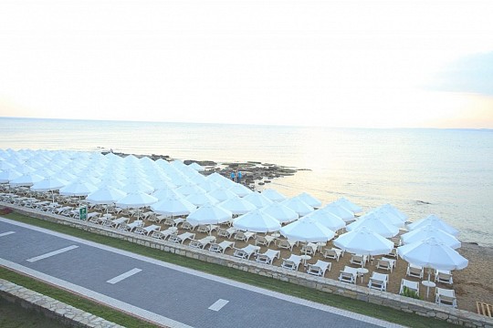 Can Garden Beach (4)