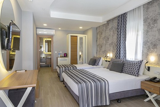 GREENWOOD SUITES RESORT (5)
