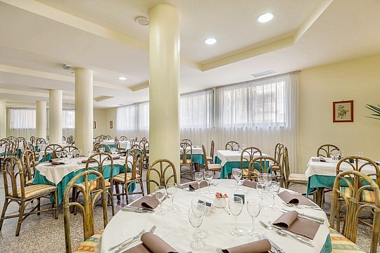 Hotel Rina (5)