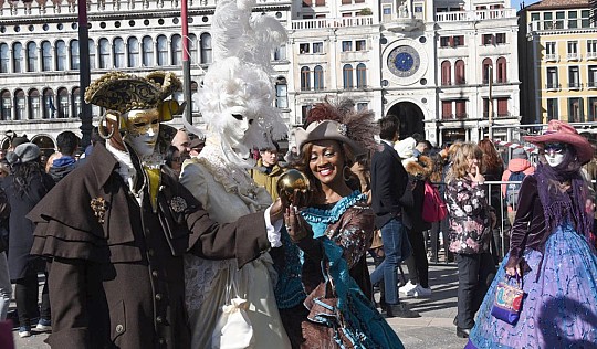 Slávny benátsky karneval aj s ubytovaním (2)