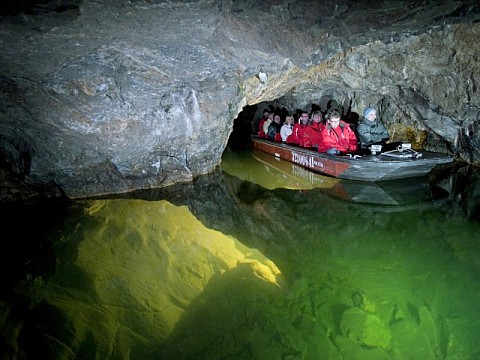 Zámok Rájec, Priepasť Macocha, Punkevní jaskyňa - 1 dňový výlet za krásami Čiech (3)