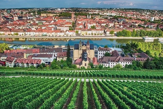 Francké Švýcarsko a romantická vinná stezka - exkluzivní zájezd za vínem, norimberským pivem a poznáním