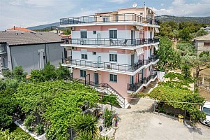 Ianos Apartments