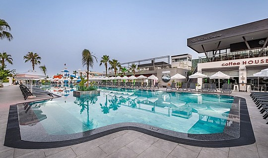 Hotel White City Resort (3)