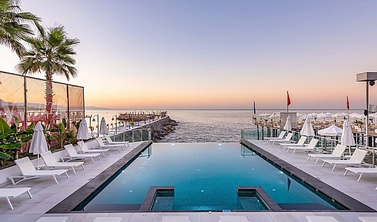 Hotel White City Resort (2)