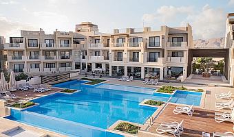 Creek Hotel & Residences