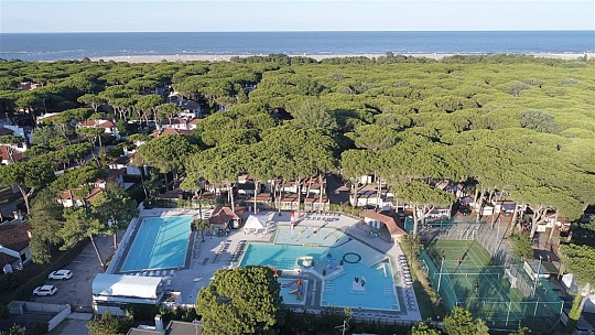 Mare e Pineta International Camping (2)