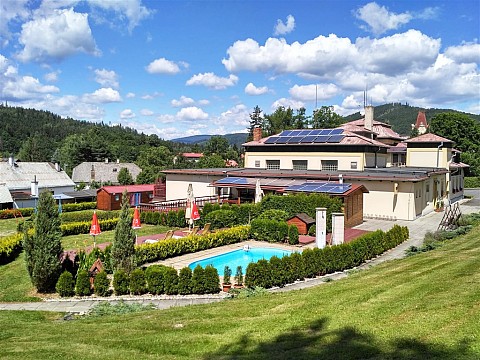 SCHAUMANNŮV DVŮR - Karlovice