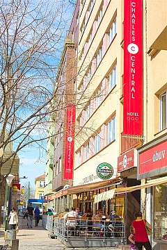 CHARLES CENTRAL - Praha 8 - Karlín