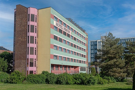 PANON - Hodonín - SENIOŘI NA SLOVÁCKU