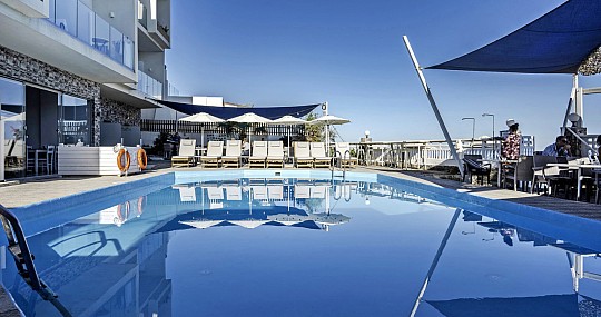 Hotel Almare Beach