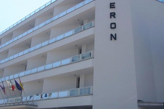 Hotel HERON (3)