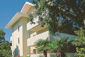 Las Palmas Residence