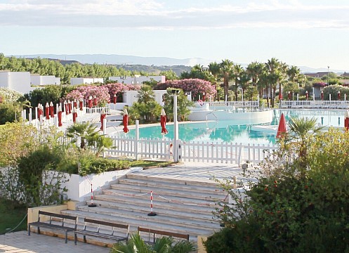 Sunbeach Resort
