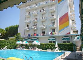 MaxiHeron Hotel