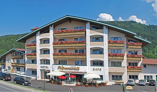 Hotel Alpenwelt ve Flachau