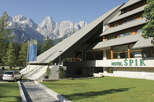 Hotel Špik Alpine resort v Gozd Martuljek (2)